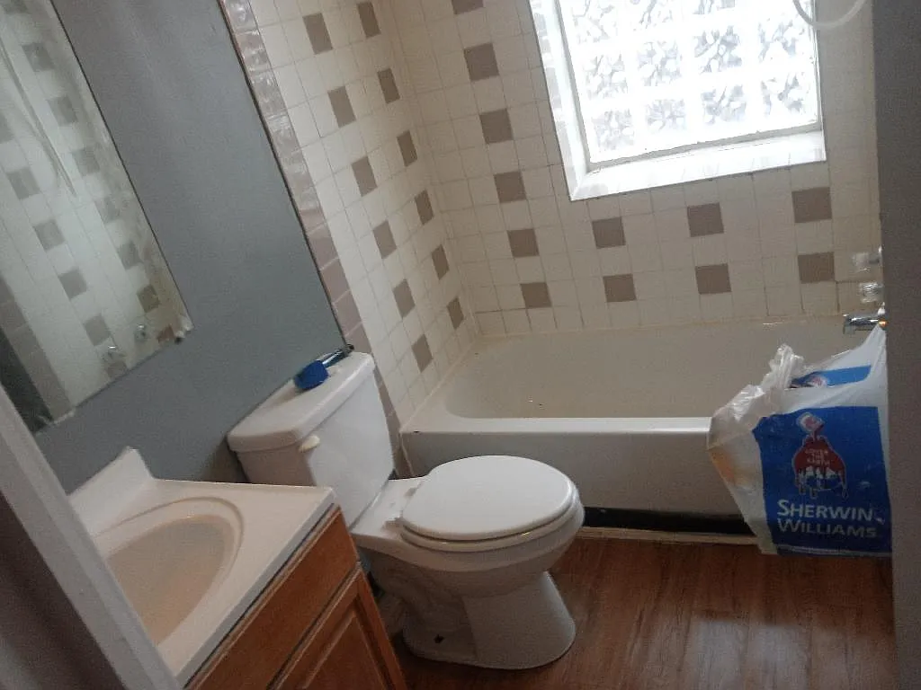 3 bed, 1.5 bath, 1200 sqft, $1,350 — Photo 2