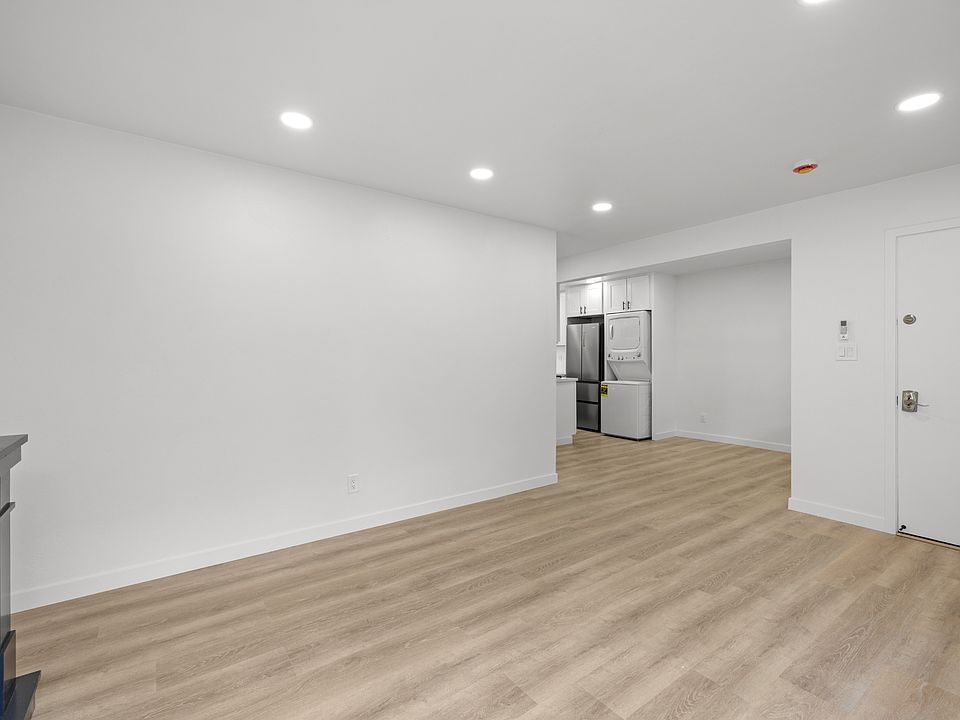 Building Photo 5