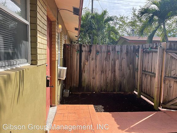 3rd image of 1146 NE 3rd Ave APT 4