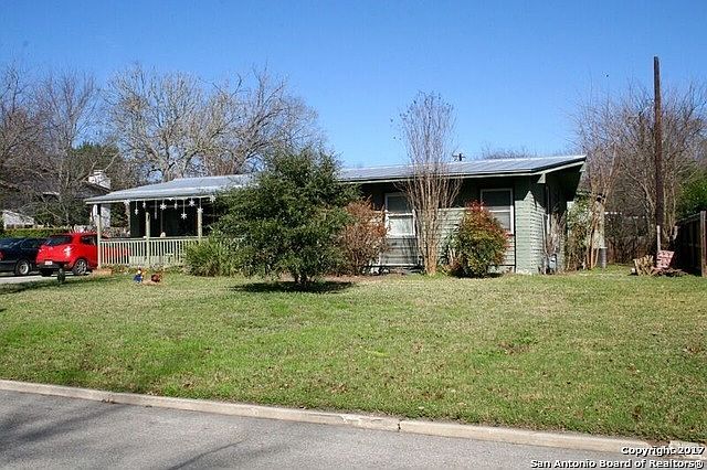 1st image of 809 Canterbury Hill St