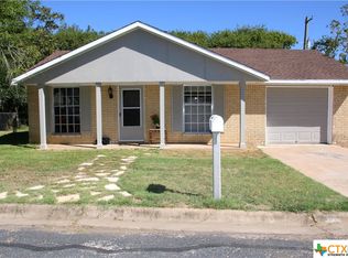 103 E Ila St, Elgin, TX 78621
