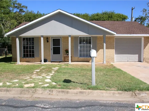 103 E Ila St, Elgin, TX 78621