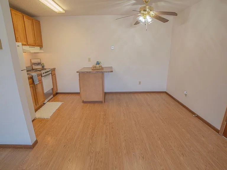Cedars West Apartments — Photo 28
