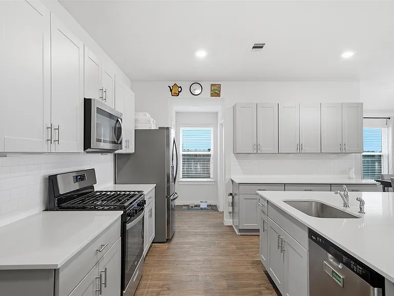 318 Merriman Rd — Photo 18