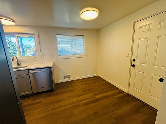 5th image of 409 & 411 Eastfield Dr #409