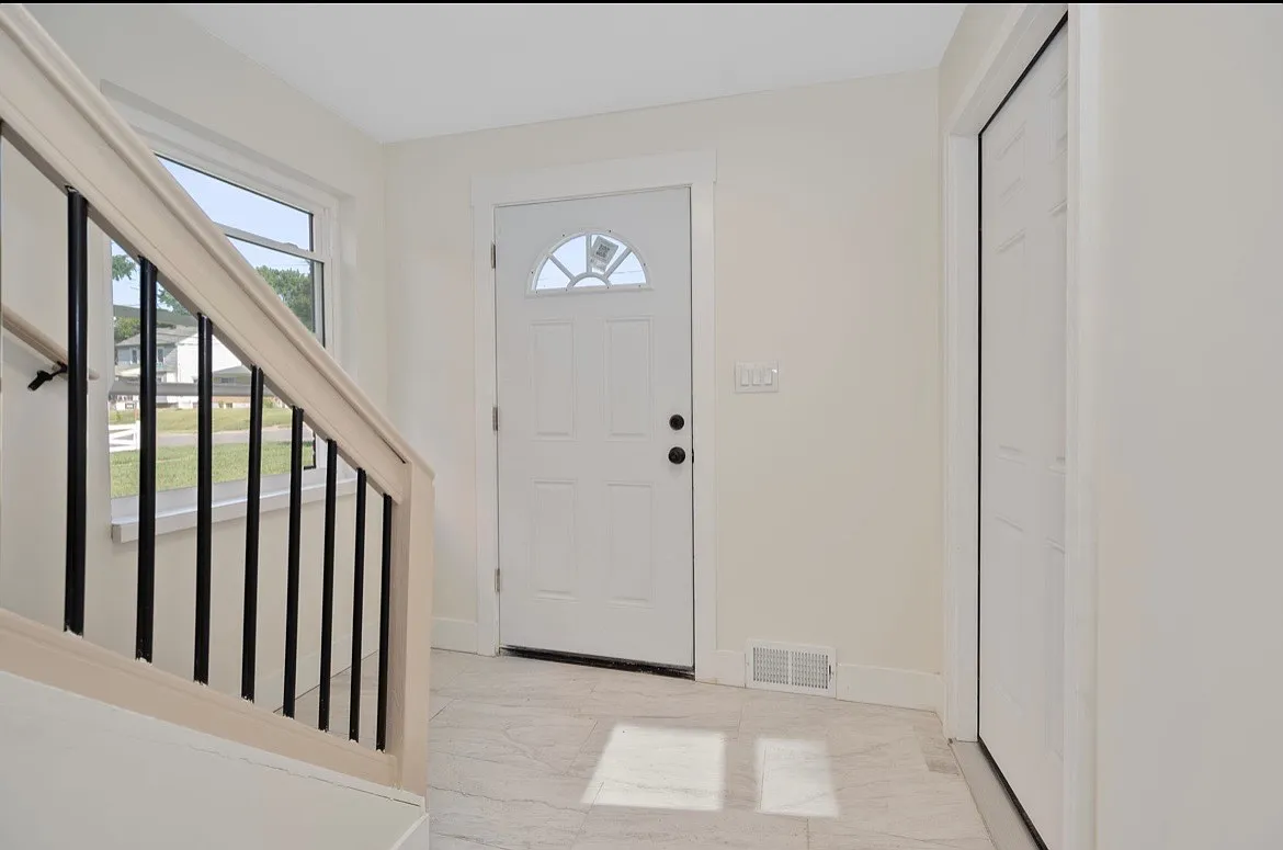 2 bed, 1071 sqft, $1,500 — Photo 3