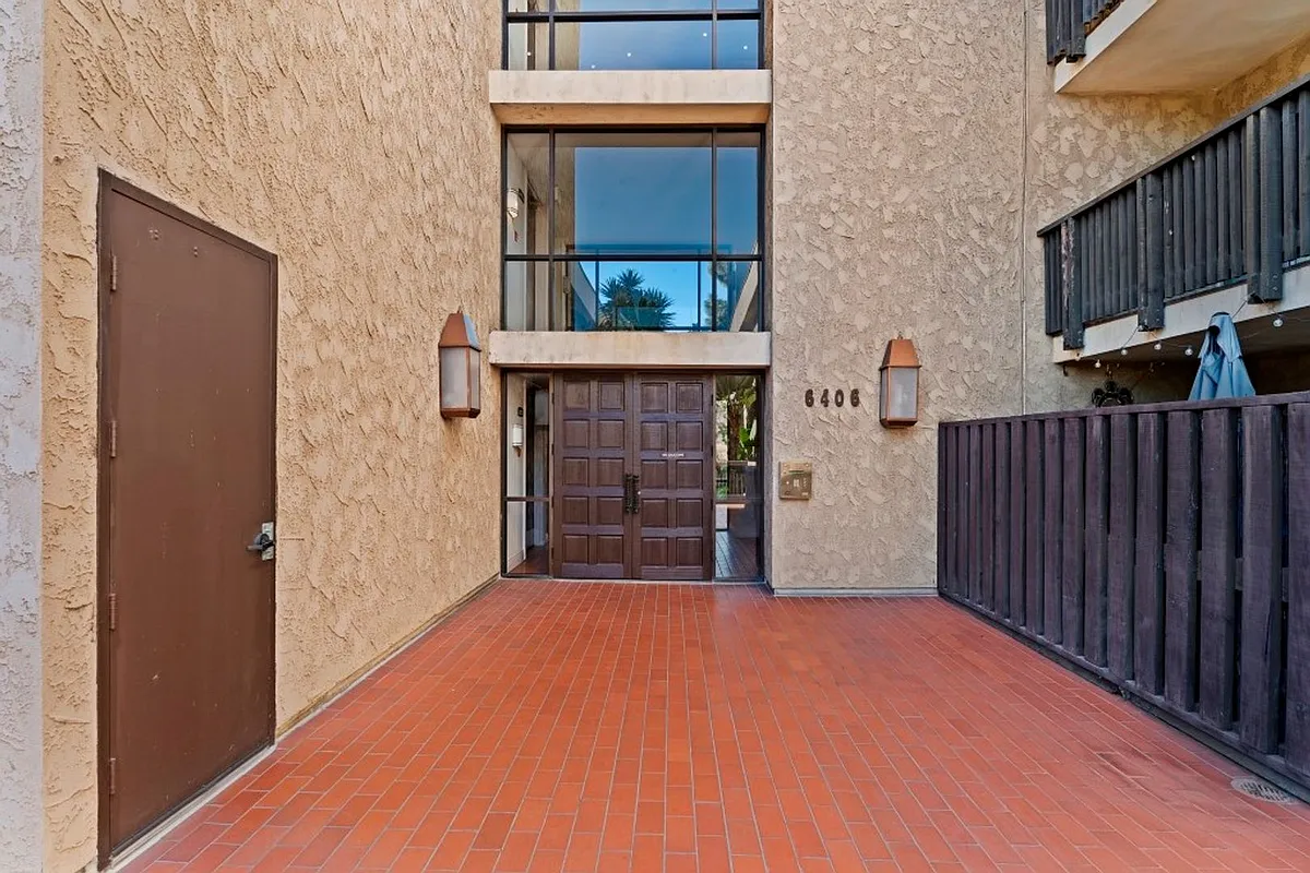 Building Photo - 6406 Friars Rd #338