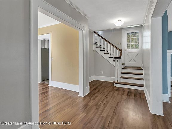 5th image of 809 N Seymour Ave