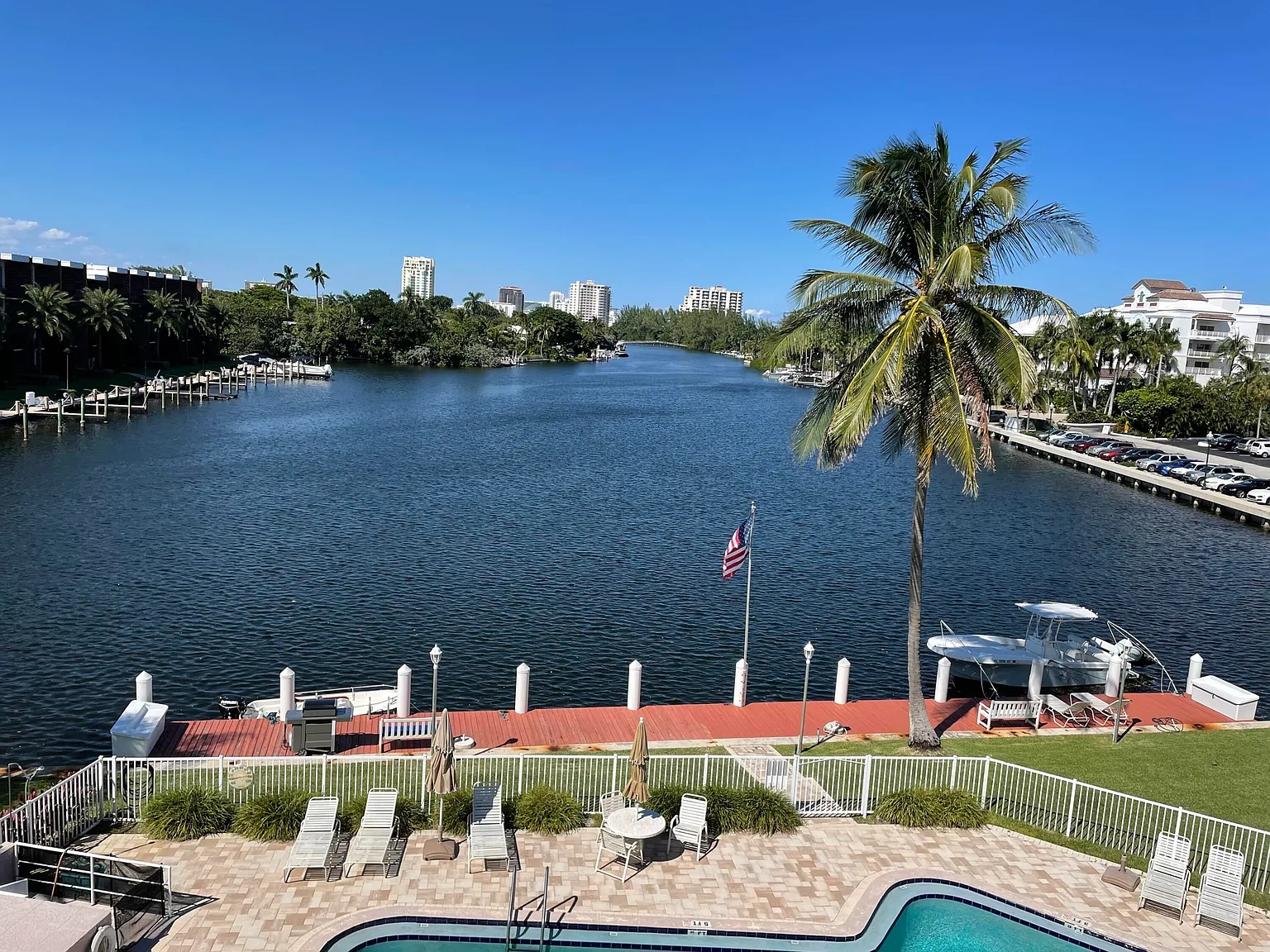 2 bed, 1.0 bath, 760 sqft, $3,200 — Photo 2