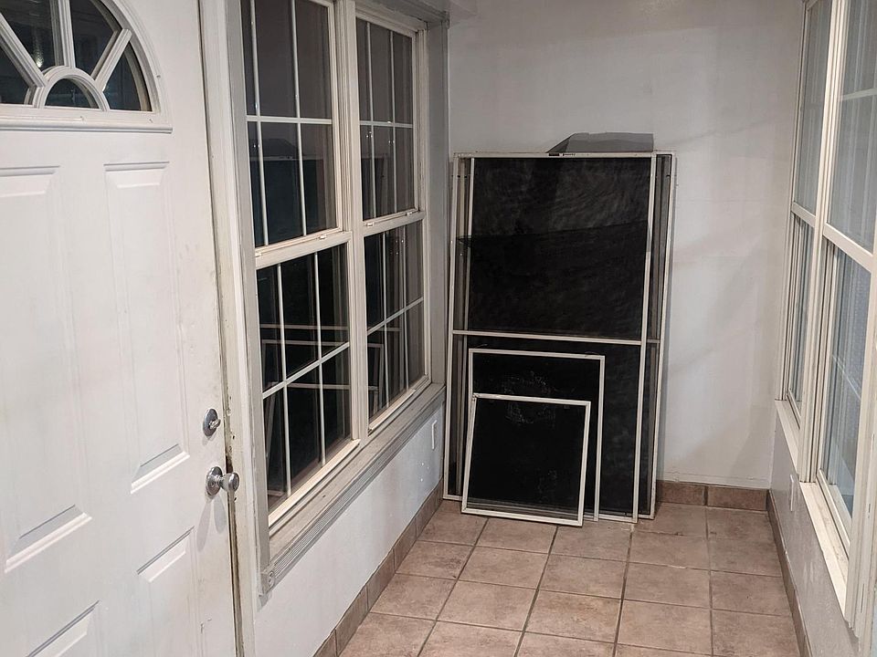 1st image of 5060 S Packard Ave #A