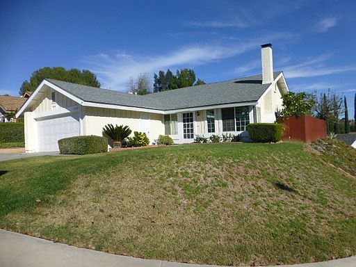 3rd image of 27404 Laurel Glen Cir