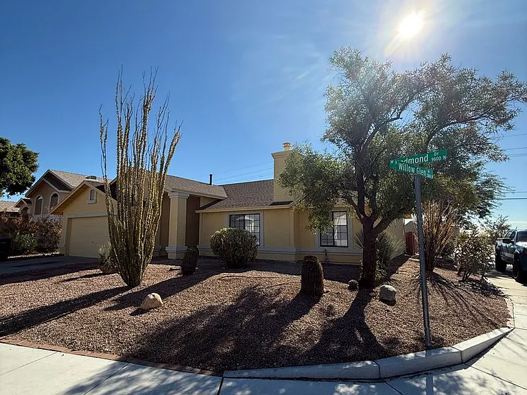 2791 W Redmond Dr — Photo 3