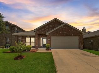 2046 Dripping Springs Dr, Forney, TX 75126