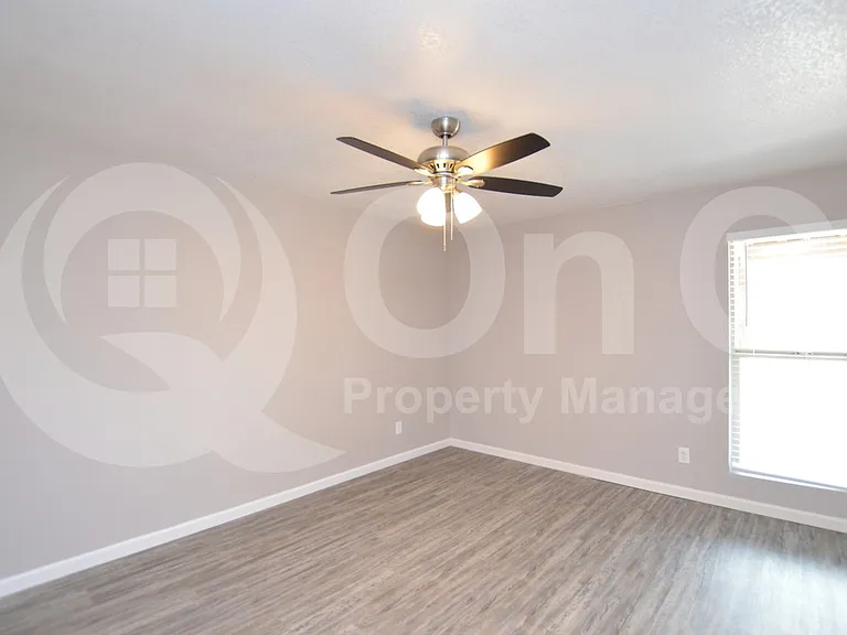 785 N Arrowhead Dr #2 — Photo 11