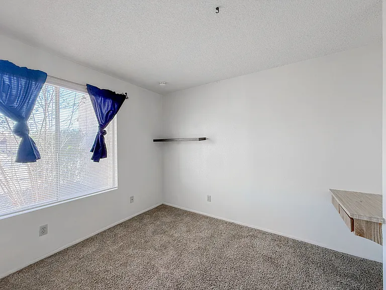 812 W Duke Dr — Photo 14