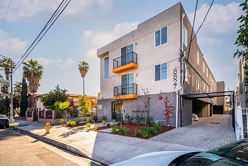 8827 Van Nuys Blvd #203 Photo 1