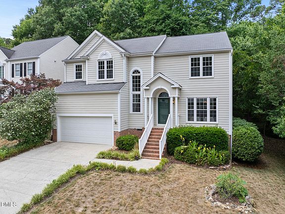 3rd image of 108 Woodshire Ln