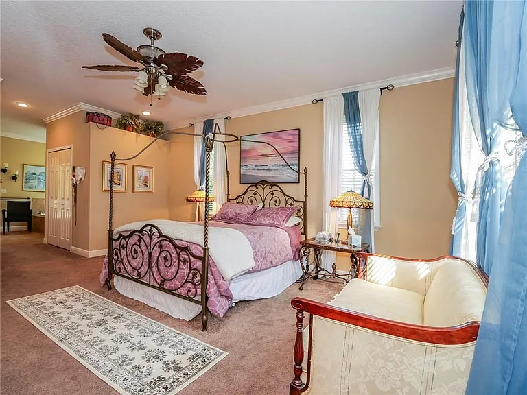 5873 Pine Ridge Cir — Photo 21