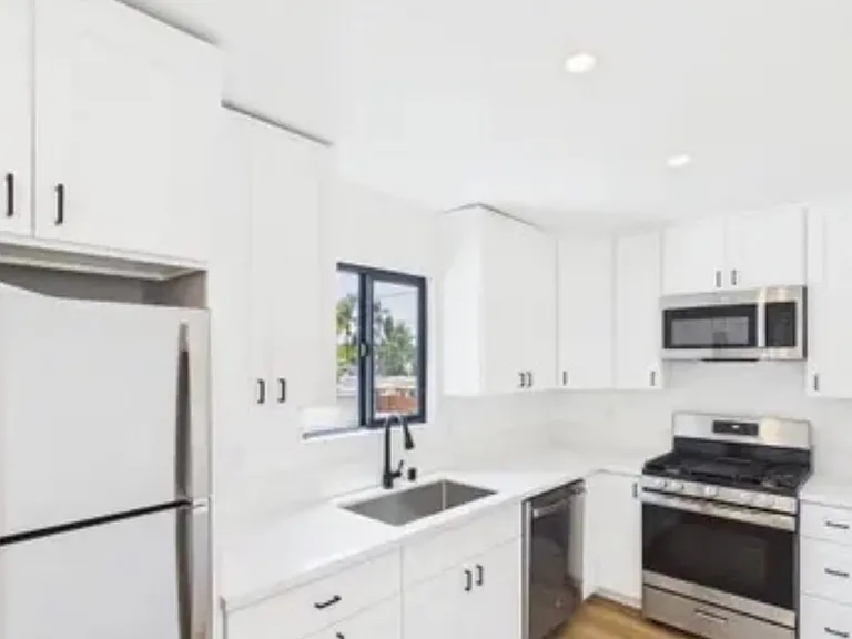 3414 31st St — Photo 36