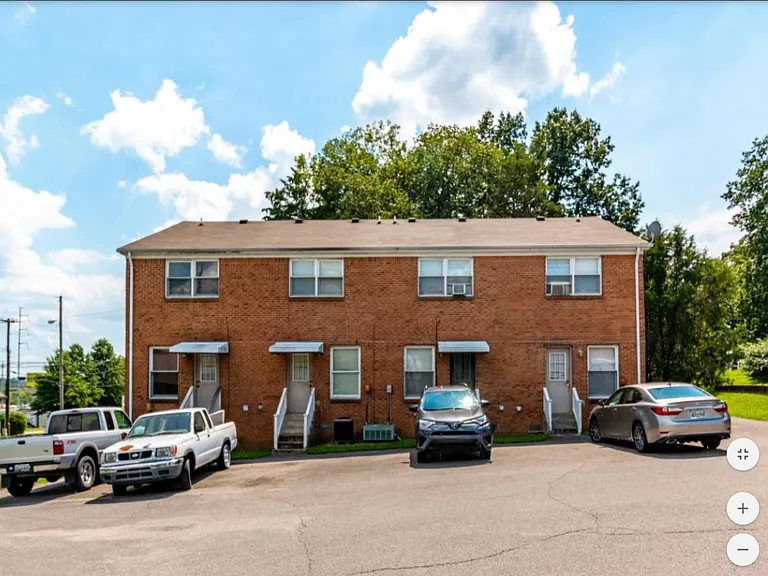 1020 Hickory Hill Ln — Photo 13