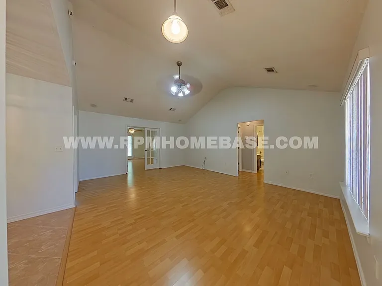 304 Strawbridge Dr — Photo 11