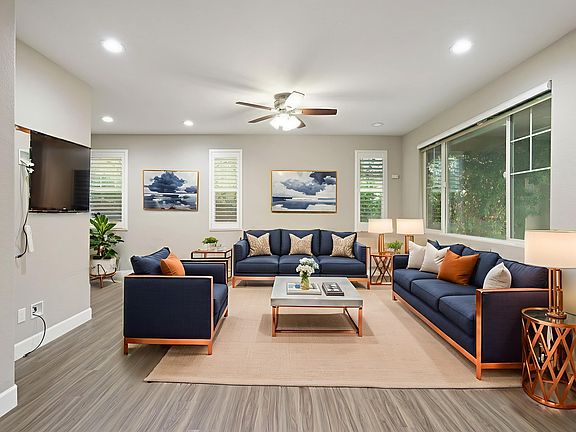 5th image of 270 E Bella Serata Ave