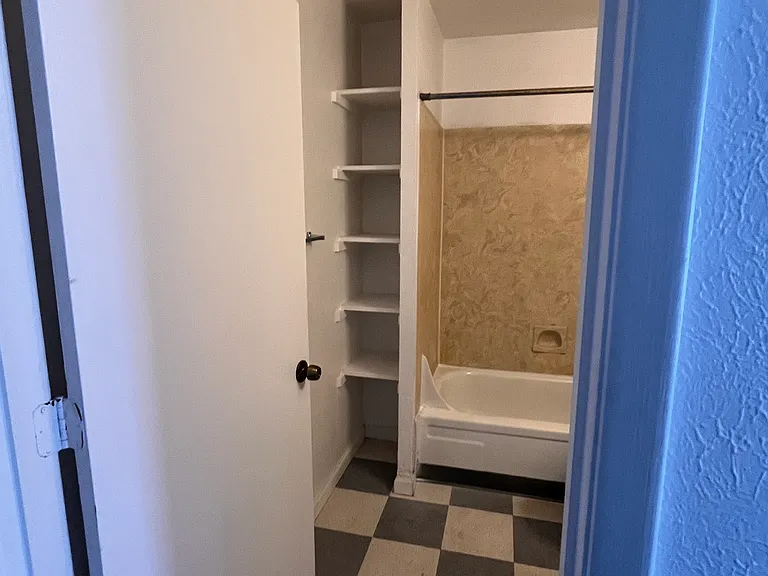 SAN MATEO SUITES — Photo 23