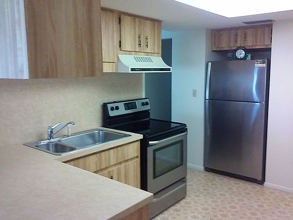 2nd image of 12903 Fairway Dr APT B