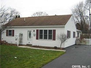 40 Homeland Rd, North Syracuse, NY 13212