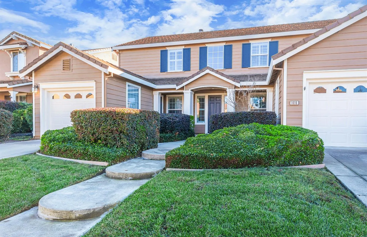 1616 Woodleaf Cir photo 1