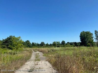 8833 Davis Hwy, Lansing, MI, 48917