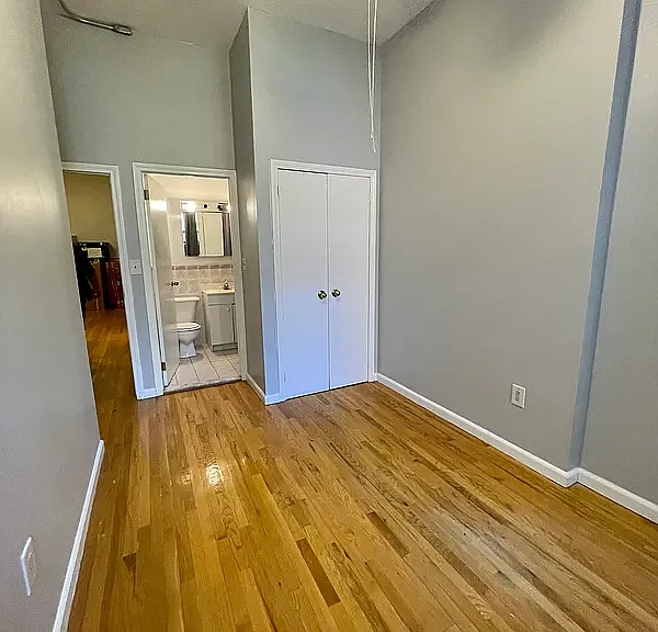 291 E 3rd St #1G — Photo 5