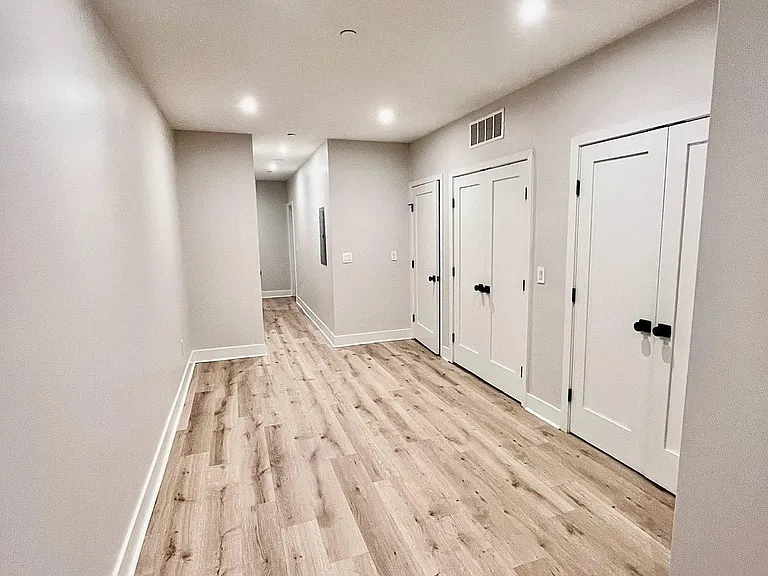 315 W Berks St #1 — Photo 8