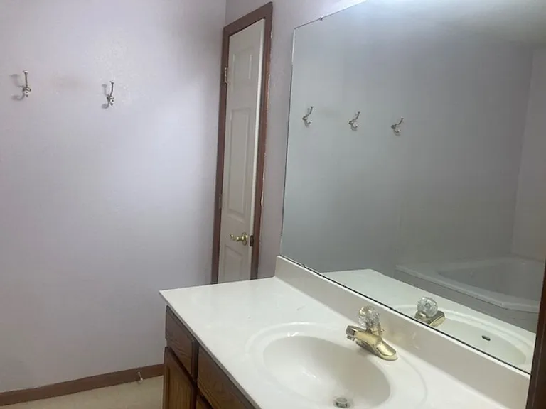 342 Westline Ct — Photo 3