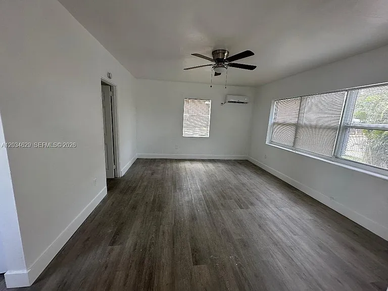 1956 Lincoln St #2 — Photo 5