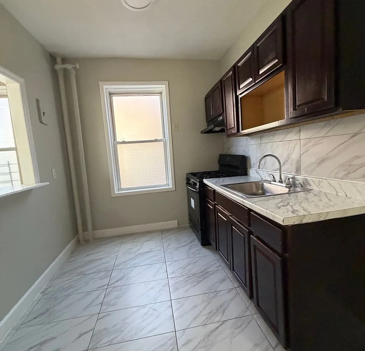 2 bed, 800 sqft, $1,825 — Photo 1