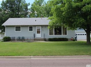 1611 N Douglas Ave, Worthington, MN 56187