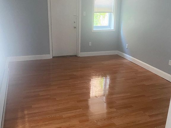 4th image of 634 S 56th St Unit 1