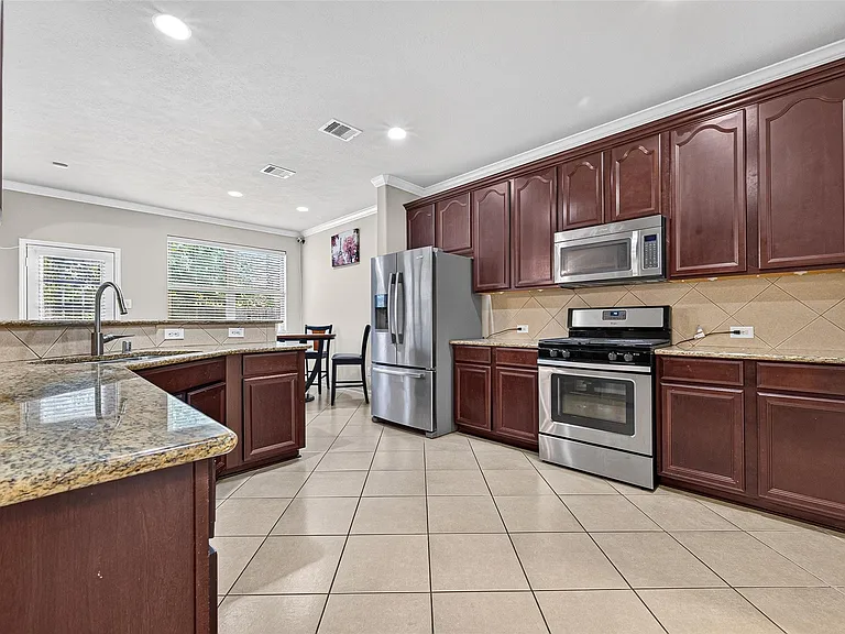 9106 Fuqua Breeze Dr — Photo 19