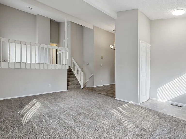 2390 Middleton Ct — Photo 5