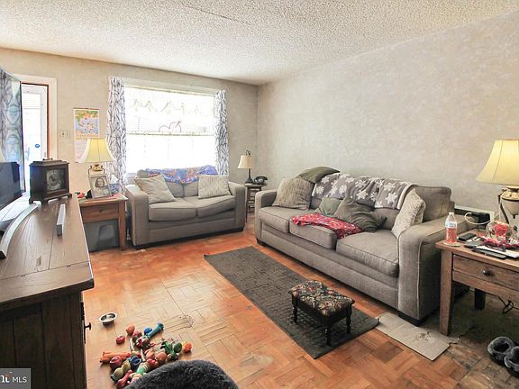 5th image of 6602 Walker St
