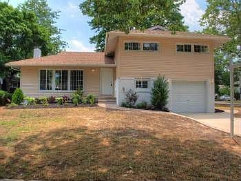 1st image of 375 Leslie Ln
