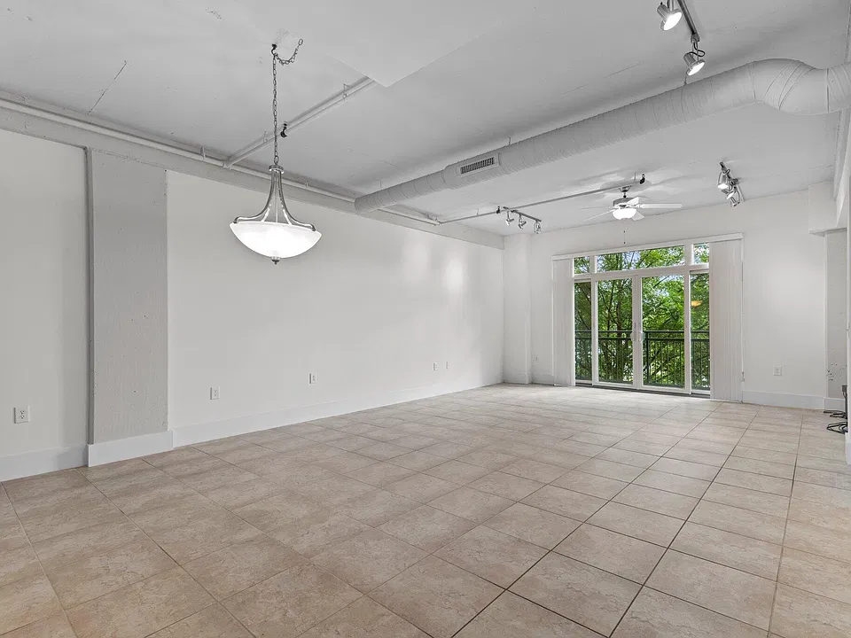 444 Blount St #216