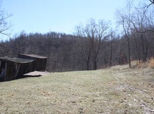 422 Cold Springs Rd, Clendenin, WV 25045