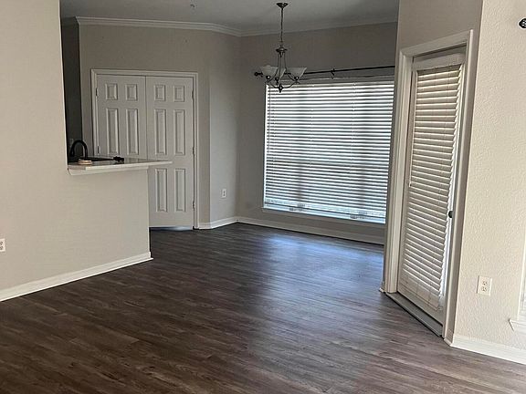 3rd image of 7800 Point Meadows Dr APT 1118