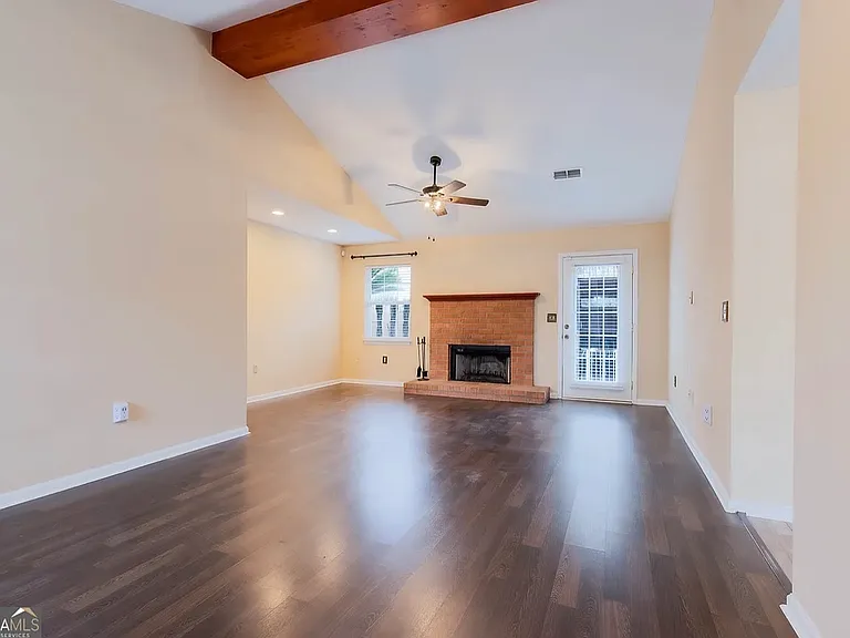 8 Cameron Ct W — Photo 8