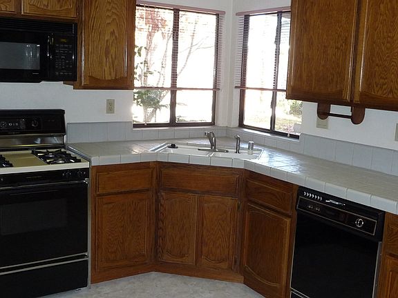 4th image of 8813 Bridgeshire Way