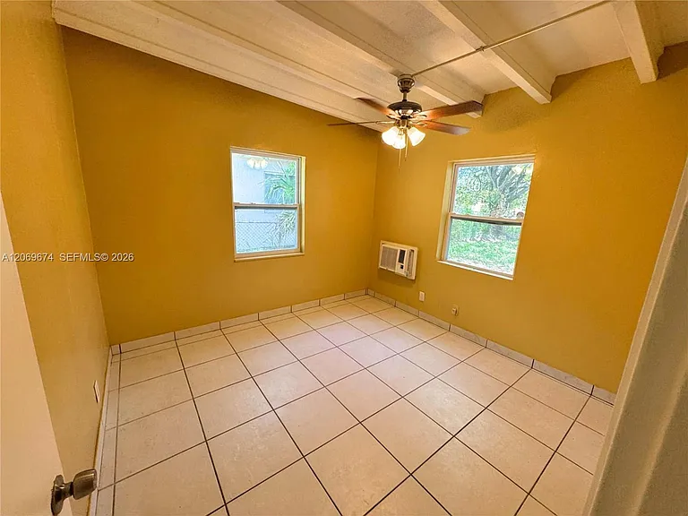 730 NW 15th Ter — Photo 5