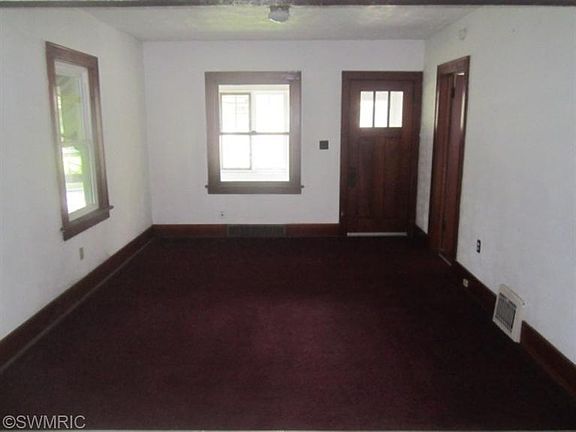 3rd image of 290 Battle Creek Ave
