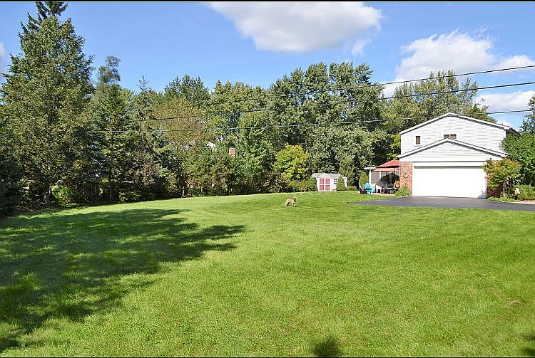2nd image of 3655 Paddington Dr